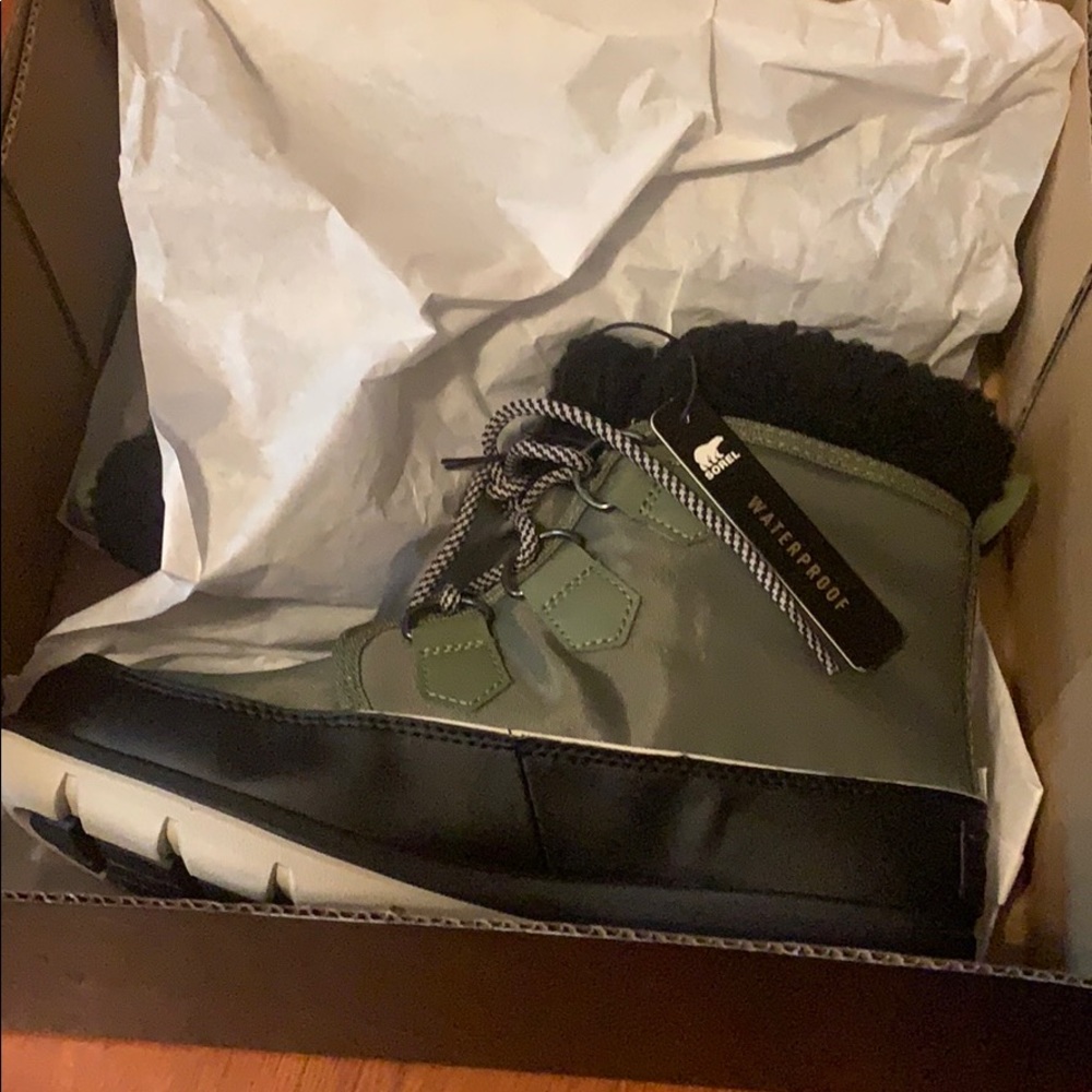 Unworn Sorel boots!